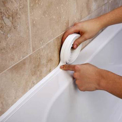 Tira de PVC. Tapajuntas adhesivo para bañeras, platos de ducha, piletas, fregaderos. Adhesivo de alta resistencia.