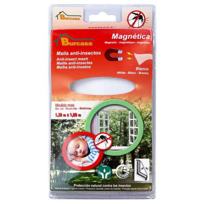 Kit compuesto de la malla y los accesorios para colocar la mosquitera en una ventana. La malla es de fibra.