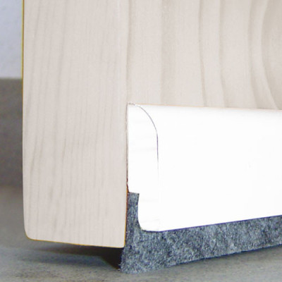 Fabricado en madera proveniente de bosques sostenibles con barra de paño muy resistente. Fijación mediante adhesivo doble cara.